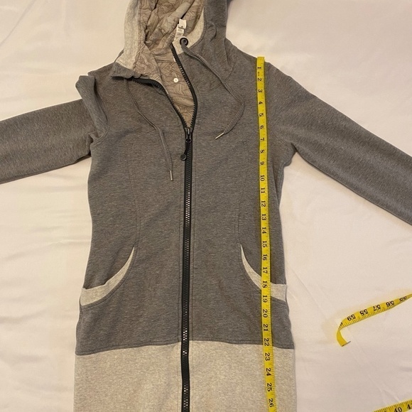 Lululemon- Zip up‎ Hooded Jacket-Grey-Size 6 - Picture 2 of 10